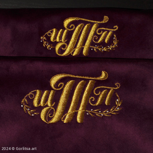 Косметичка «Инициал» а11, ручная вышивка золотными нитями велюр Горлица.Арт фото 5