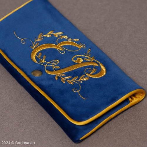 Очечник «Инициалы» а6, ручная вышивка золотными нитями велюр Горлица.Арт фото 3