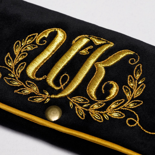 Очечник «Инициалы» а6, ручная вышивка золотными нитями велюр Горлица.Арт фото 2